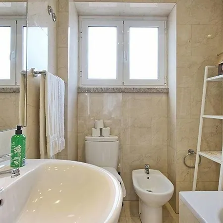 Studio Fuer 9 Personen Und 1 Kind In Lissabon, Regio De Costa De *