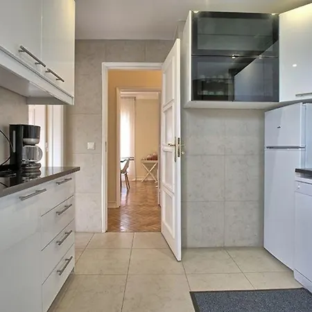 Studio Fuer 9 Personen Und 1 Kind In Lissabon, Regio De Costa De * Lisbon